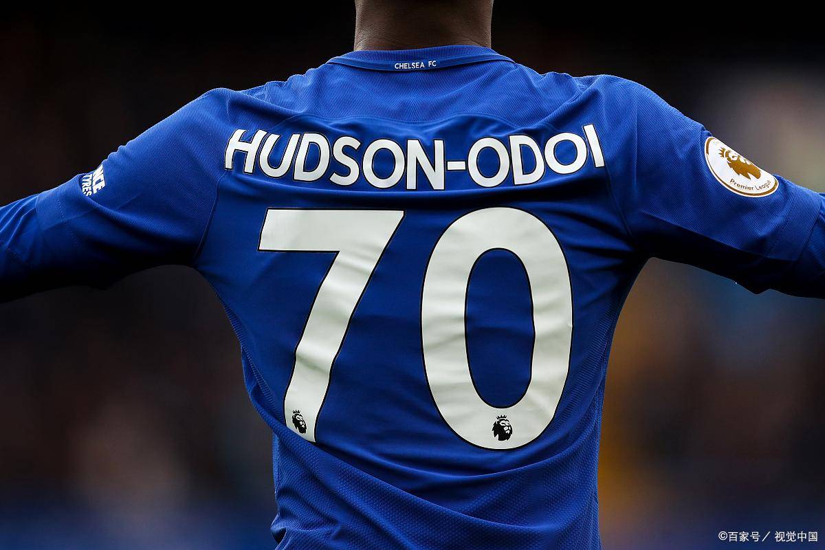 曼城势如破竹，连续大胜赢得赞誉(曼城的比赛)